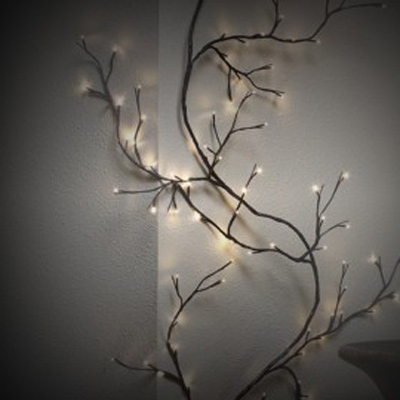 Deluxe Lighted Willow Branch Garland